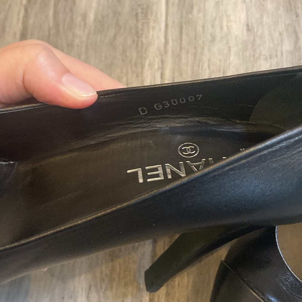 Like new-Chanel Black Lambskin chain platform pumps-42 - Picture 4 of 9